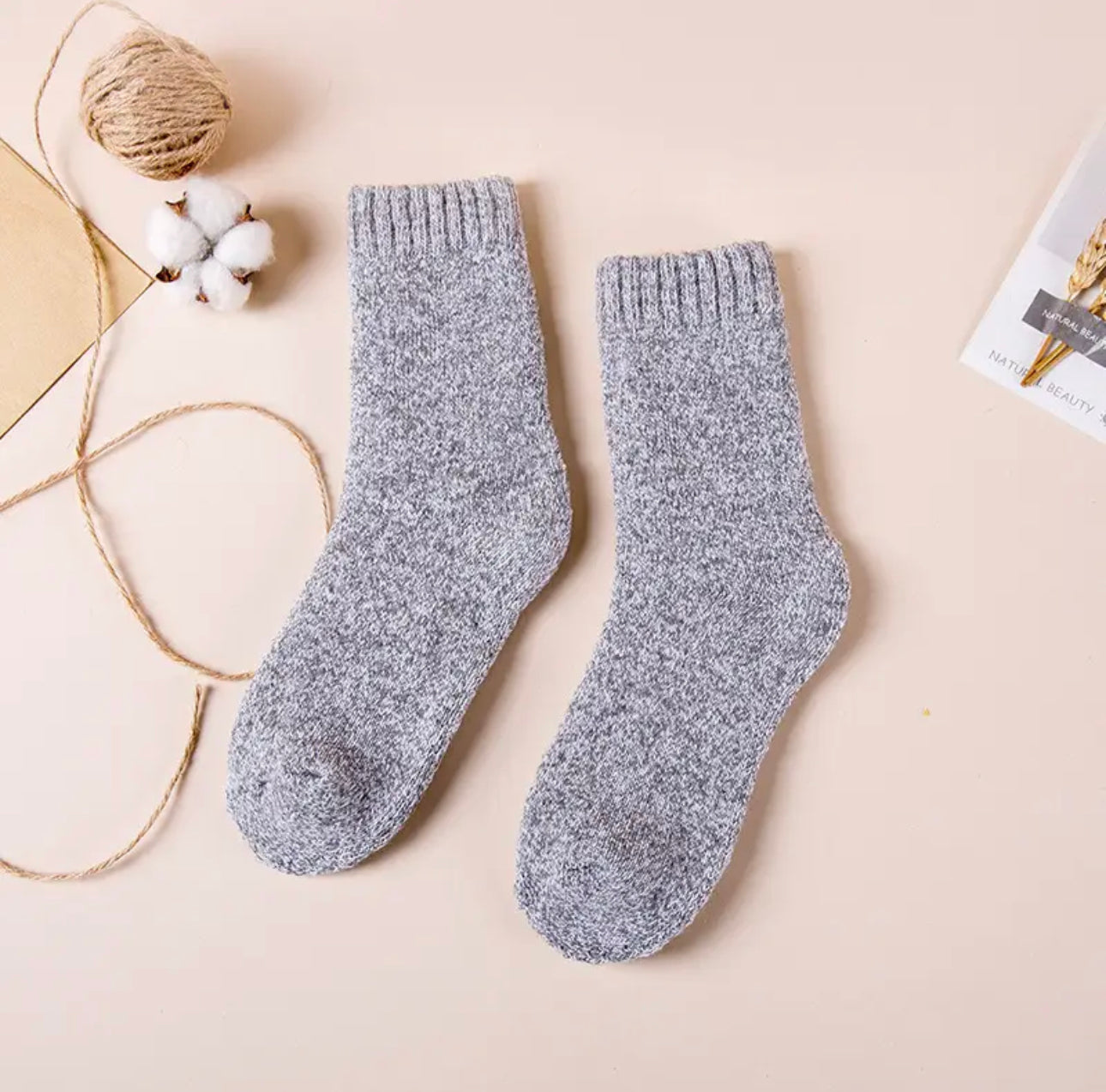 Kuschlig warmhaltende Schafs-Wollsocken