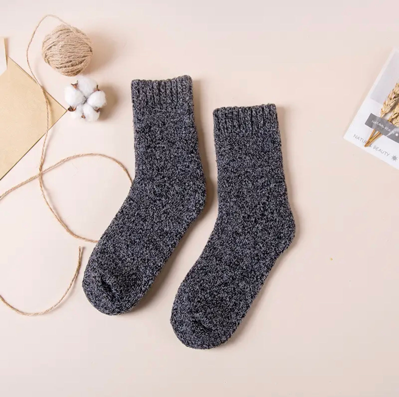 Kuschlig warmhaltende Schafs-Wollsocken