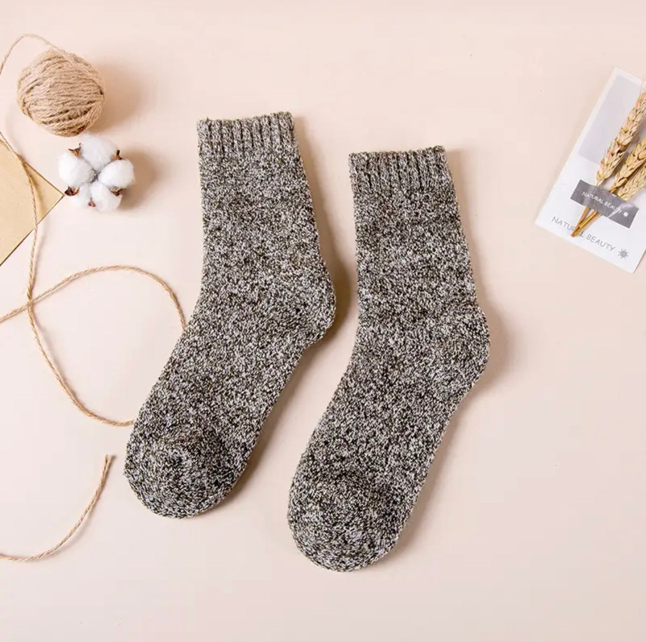 Kuschlig warmhaltende Schafs-Wollsocken