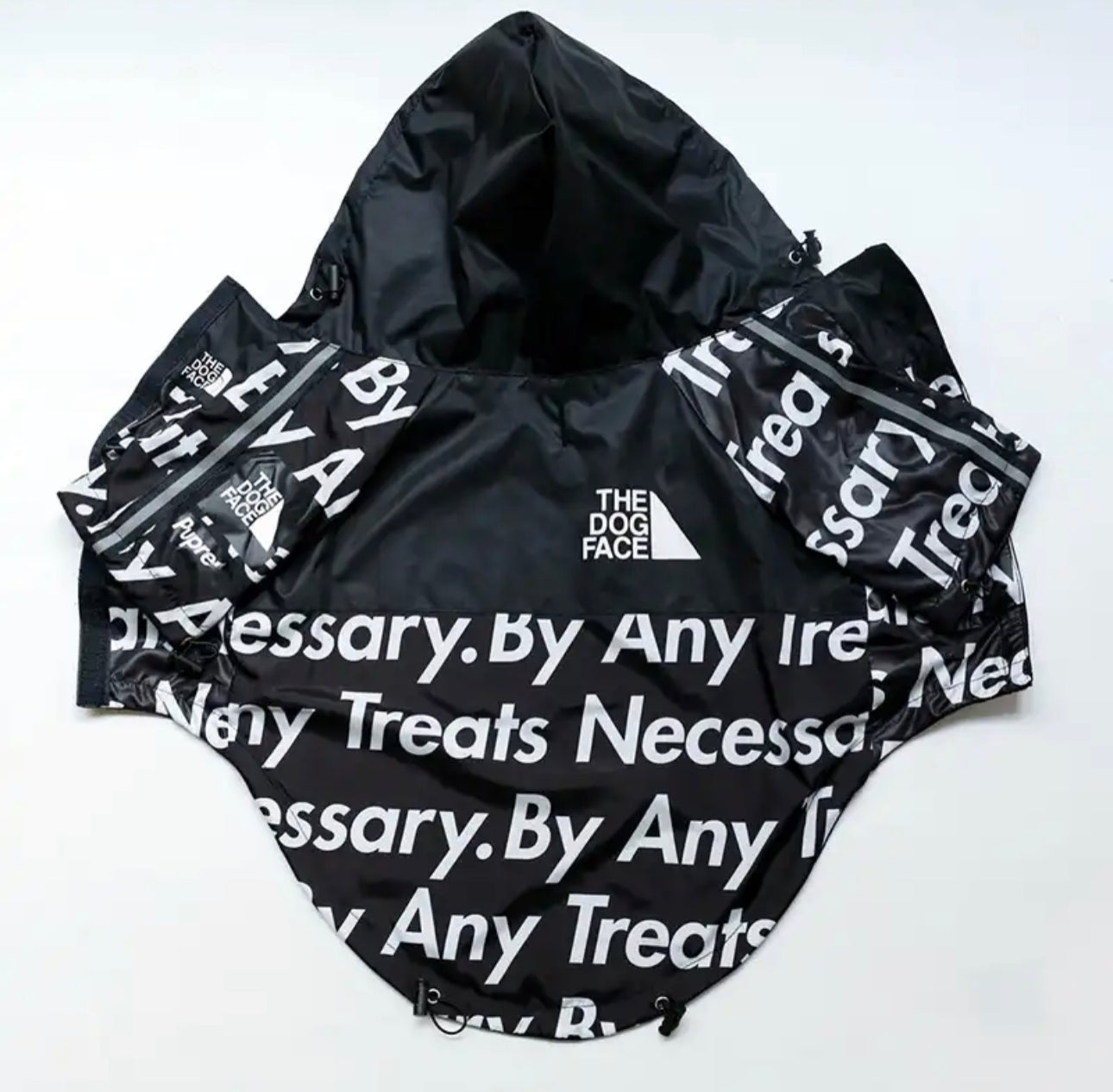 Wasserdichte Hundejacke mit Kapuze „Reward of Treats“